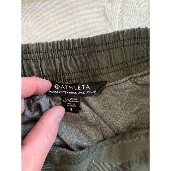 Athleta Women's Dark Green Camo Polyester Brooklyn Lined Jogger Pants 4 - Picture 4 of 5